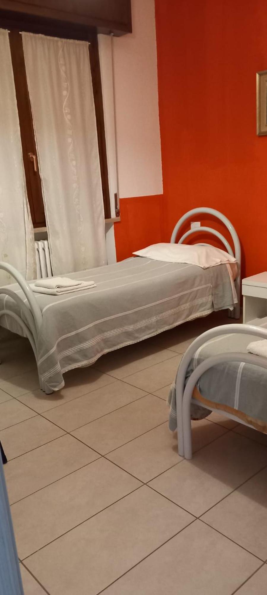 Kola Age Hotel Peschiera del Garda Phòng bức ảnh